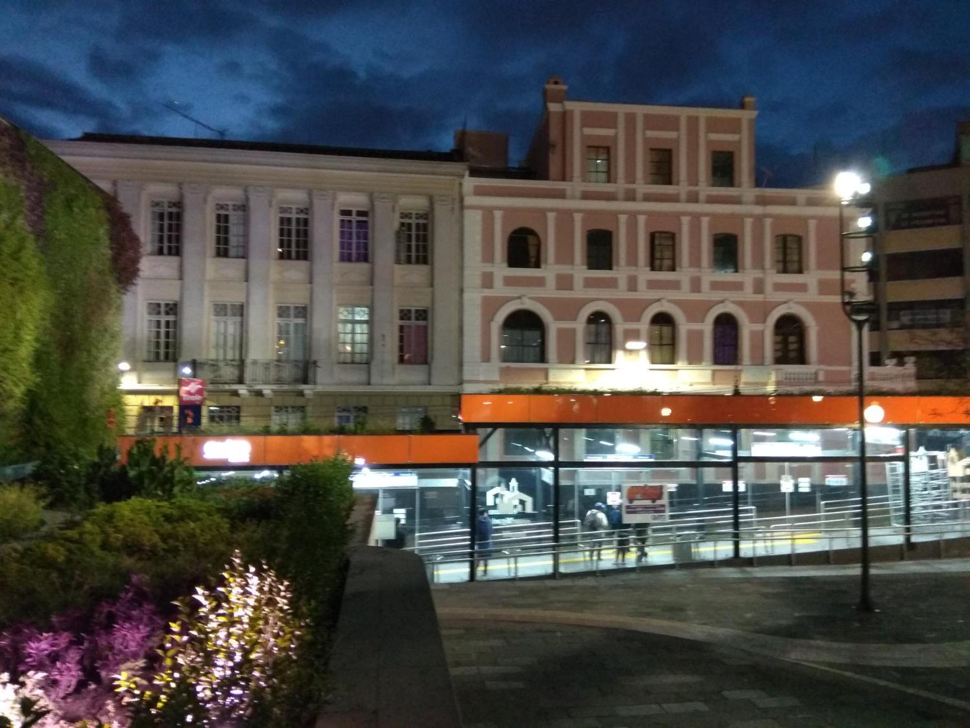 Hostal Mediodia Quito Exterior photo
