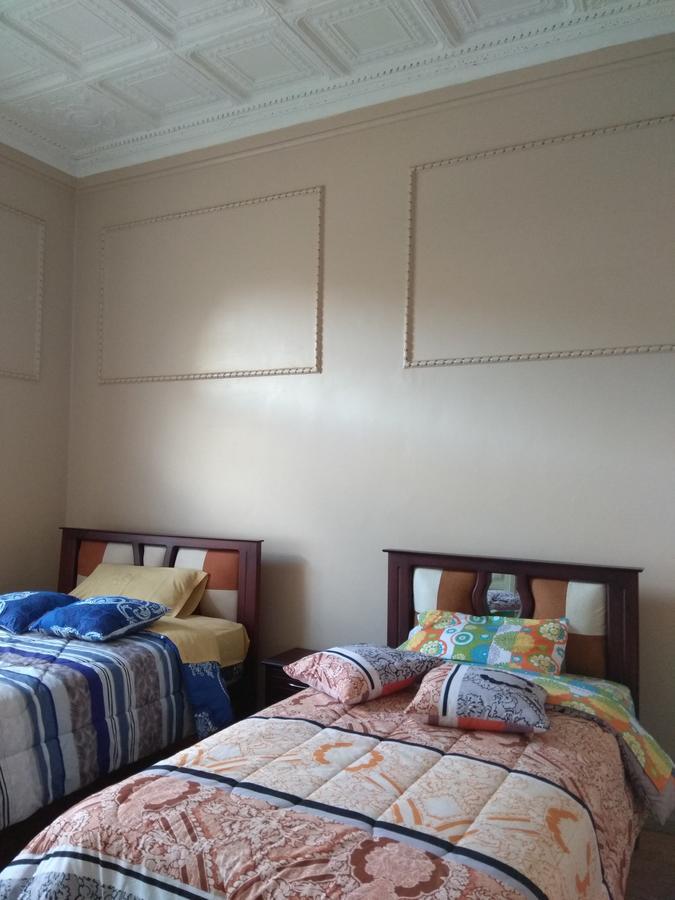 Hostal Mediodia Quito Exterior photo