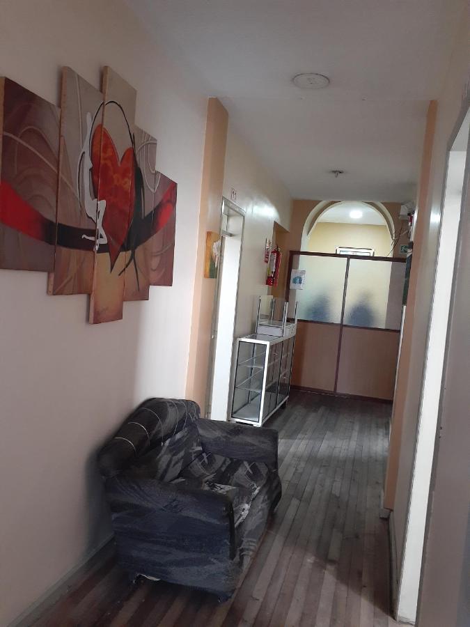 Hostal Mediodia Quito Exterior photo