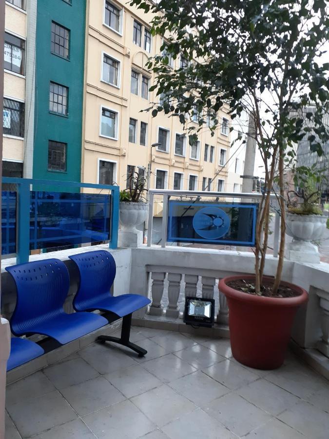 Hostal Mediodia Quito Exterior photo