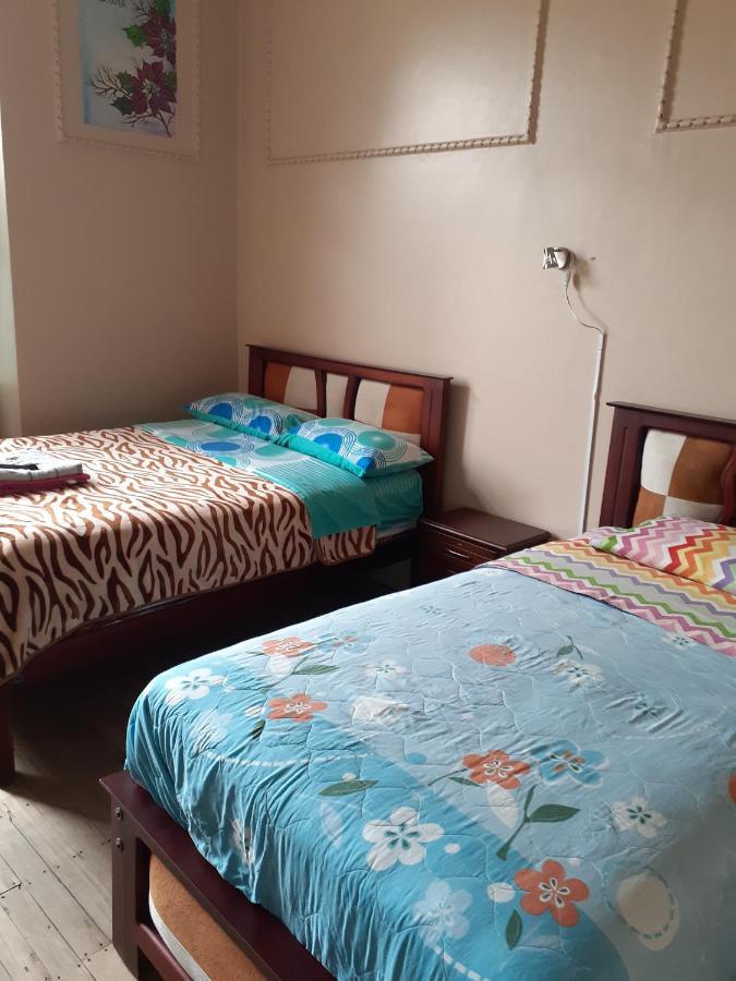 Hostal Mediodia Quito Exterior photo